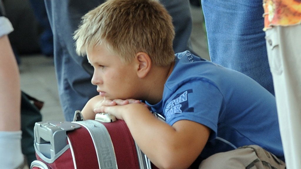 Что делать, если ребенок не хочет оставаться в лагере?