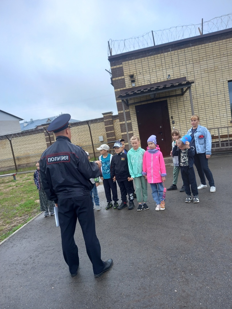 «Наша служба и опасна, и трудна…»