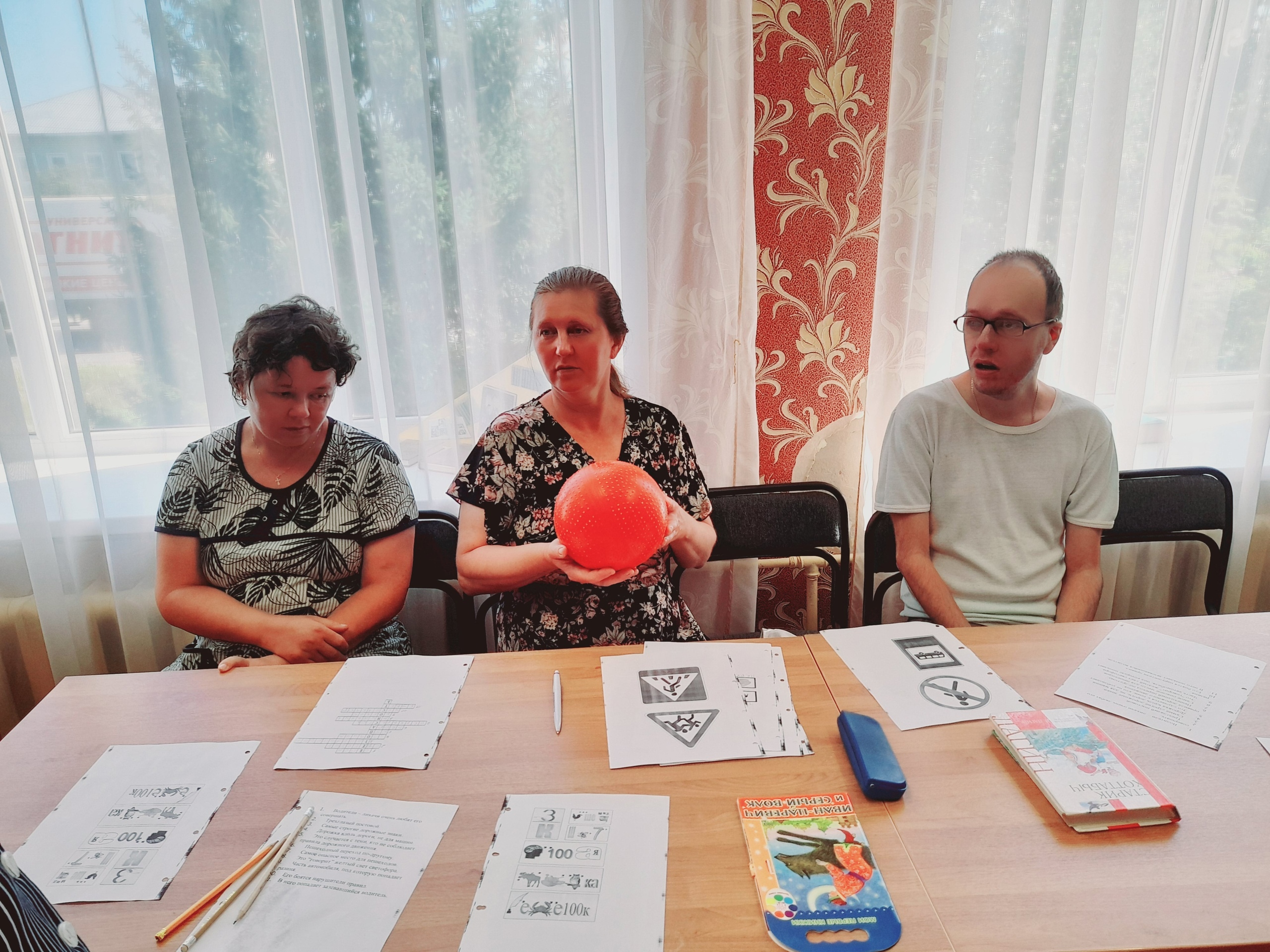 «У светофора нет каникул»????