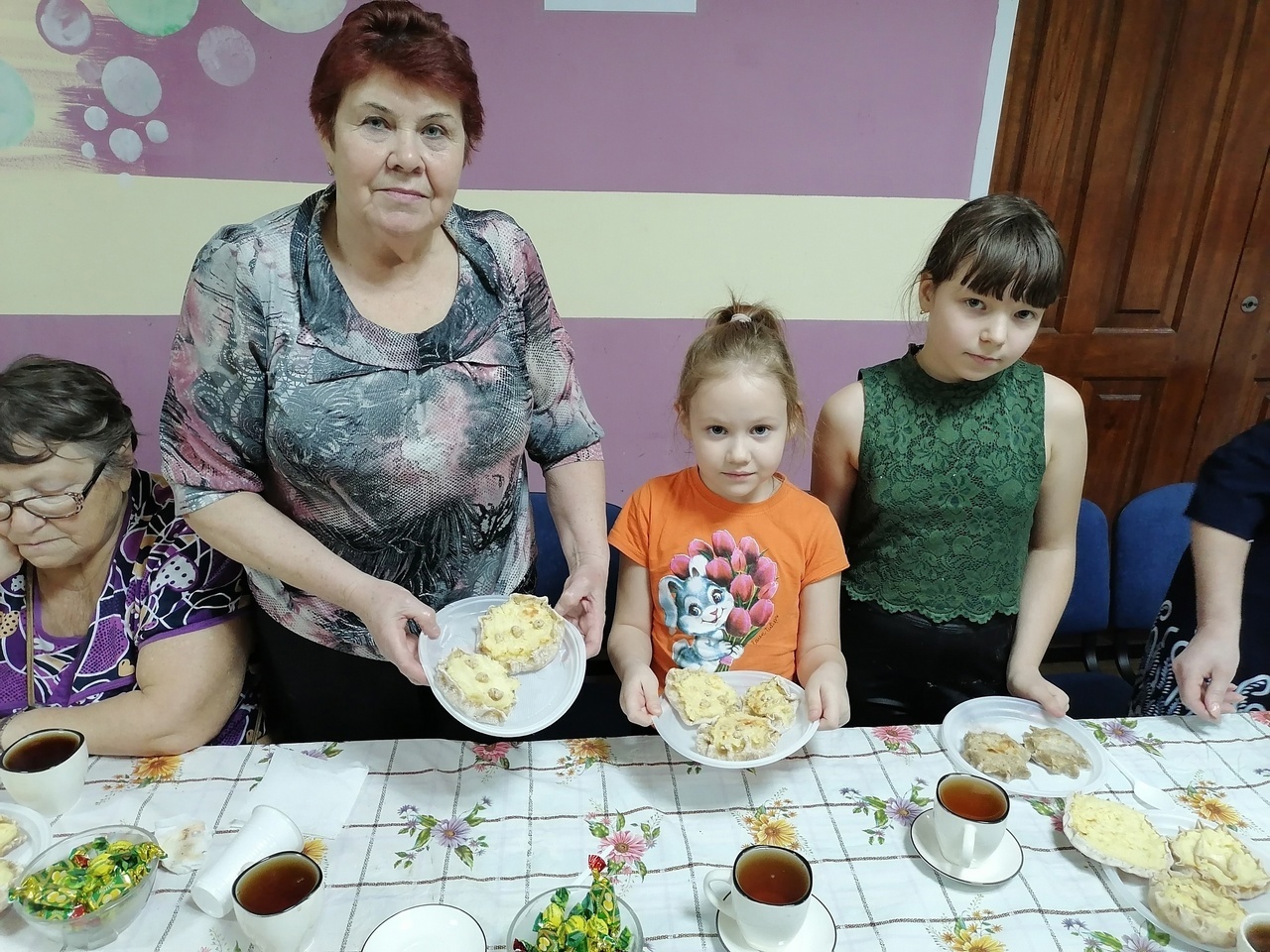 ИСПЕКЛА НАМ БАБУШКА 1