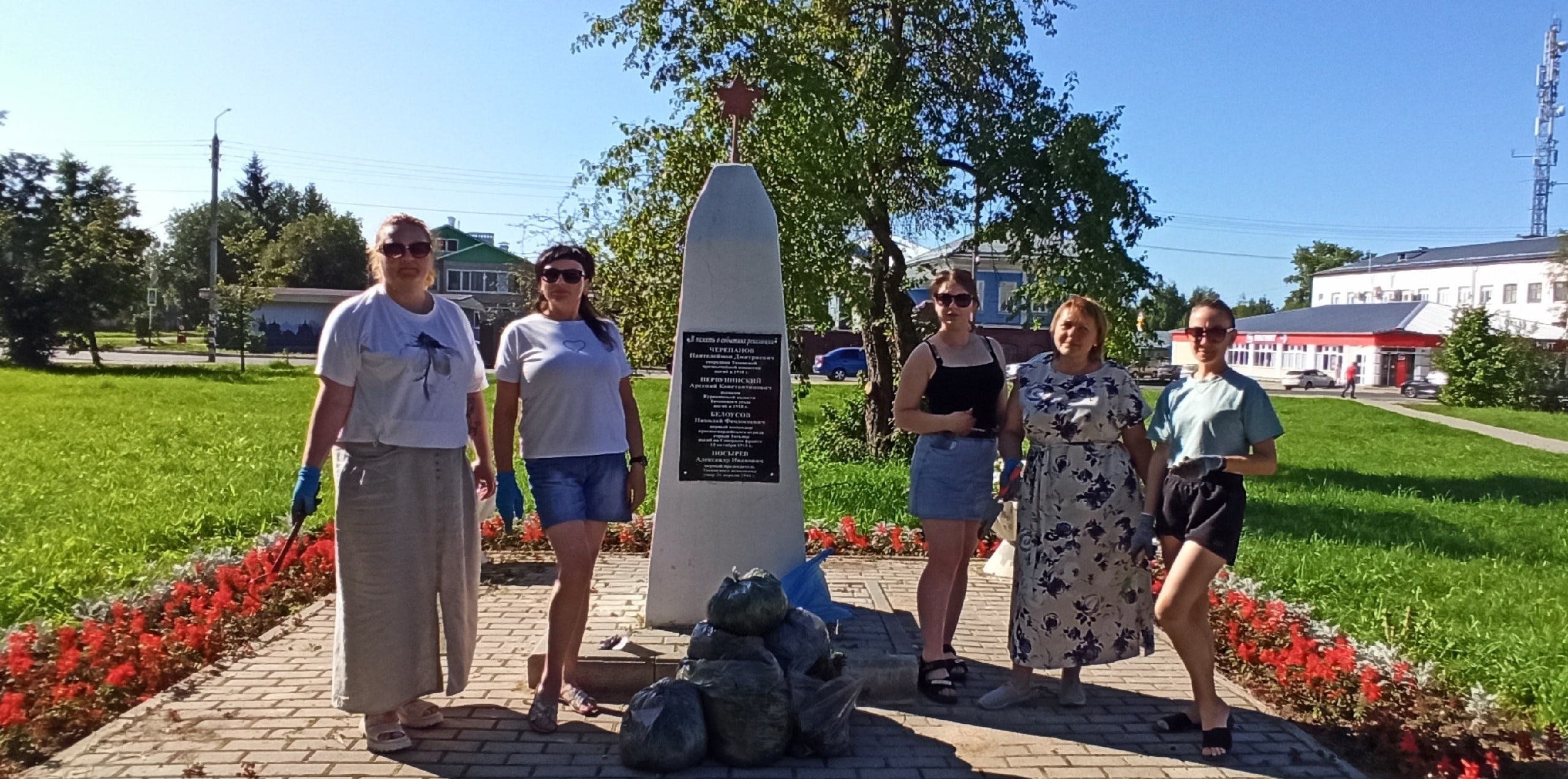 Ухоженные клумбы ко Дню города