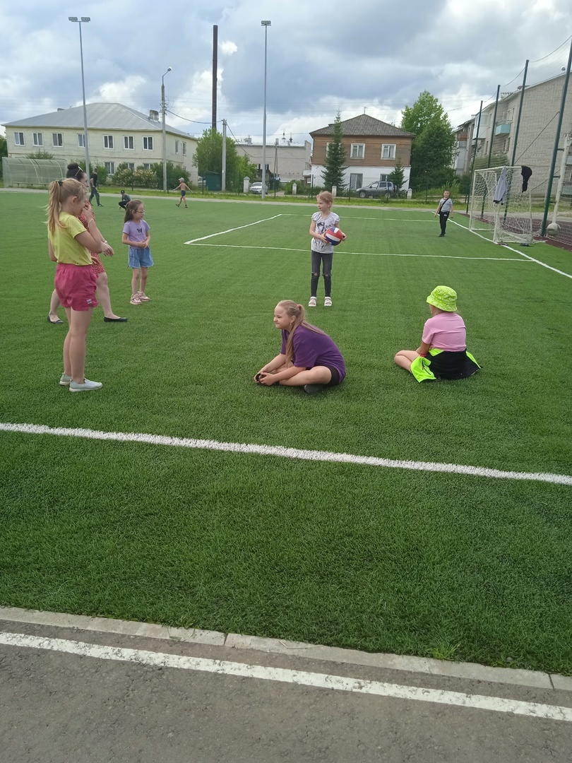 "Игры нашего двора"1