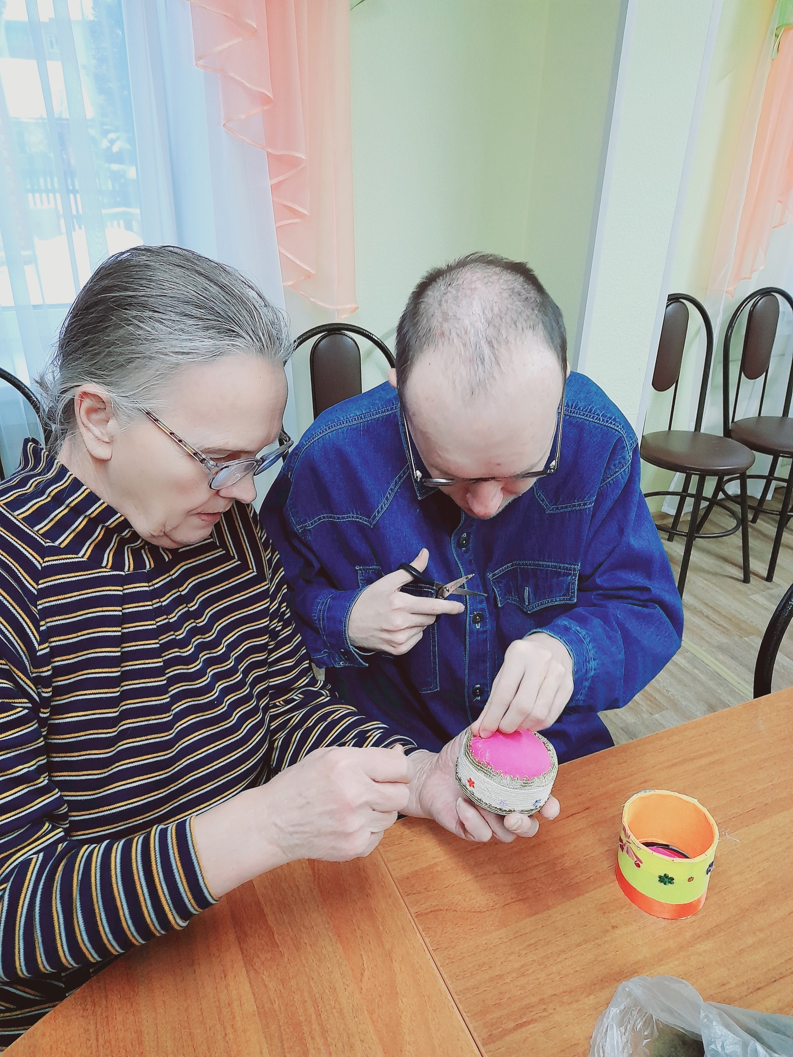 ИЗГОТОВЛЯЕМ ШКАТУЛКУ-ИГОЛЬНИЦУ