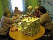 Игры с элементами методики Монтессори. Поможем пожилым быть счастливее и деятельнее, поддерживая их чувство собственного достоинства.