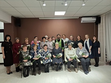 В преддверии праздника Дня матери в Тотемской центральной библиотеке имени Николая Рубцова состоялась встреча с матерями погибших солдат при исполнении воинского долга.