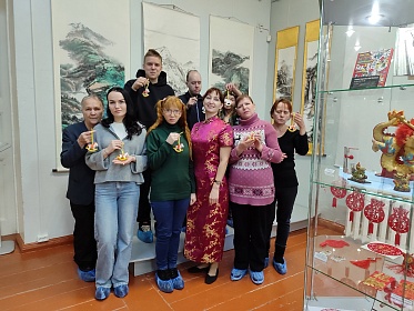 ТАМ, ГДЕ ГОРЫ ВСТРЕЧАЮТСЯ С ОБЛАКАМИ